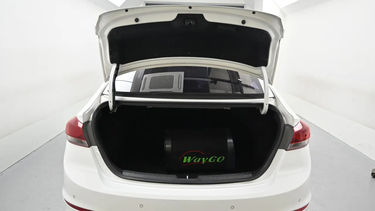 Hyundai Avante — miniaturë 19