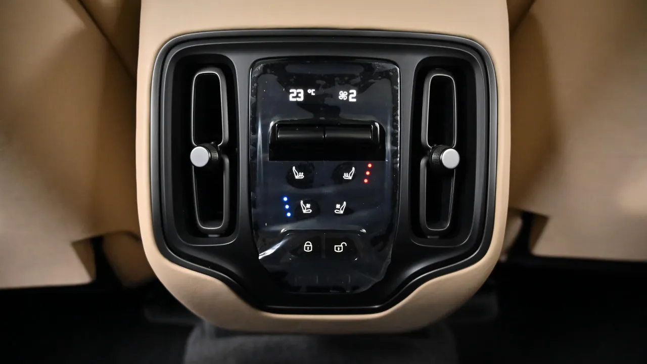 Aston Martin DBX — miniaturë 25