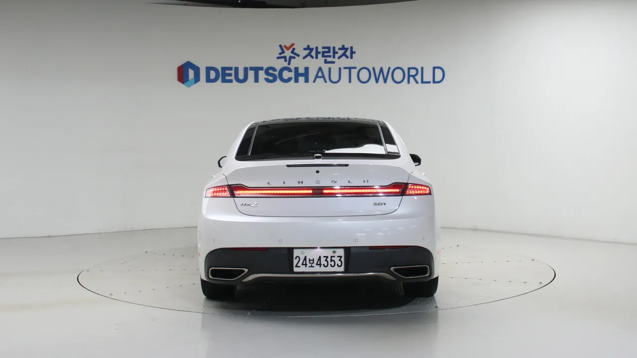 Lincoln MKZ — miniaturë 4