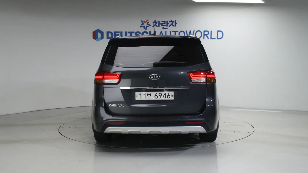 Kia Carnival — miniaturë 4