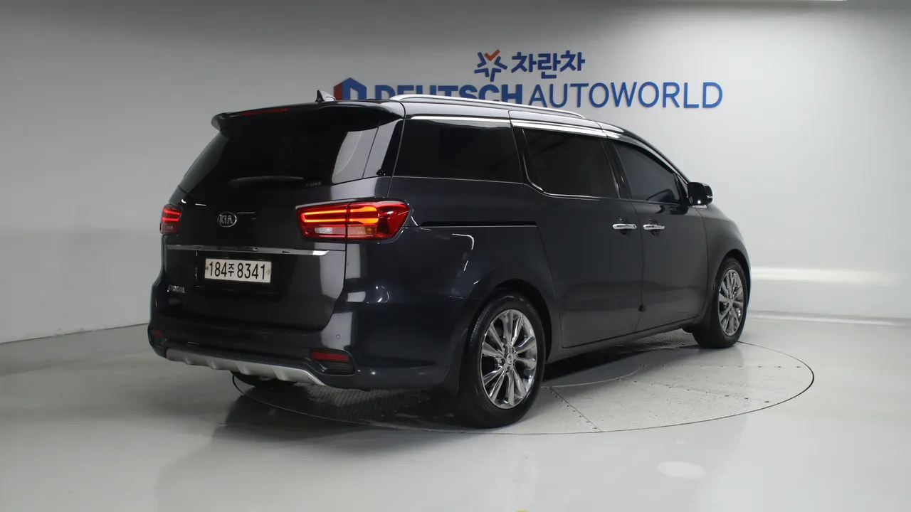 Kia Carnival — miniaturë 2
