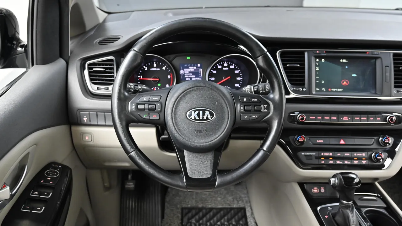 Kia Carnival — miniaturë 31