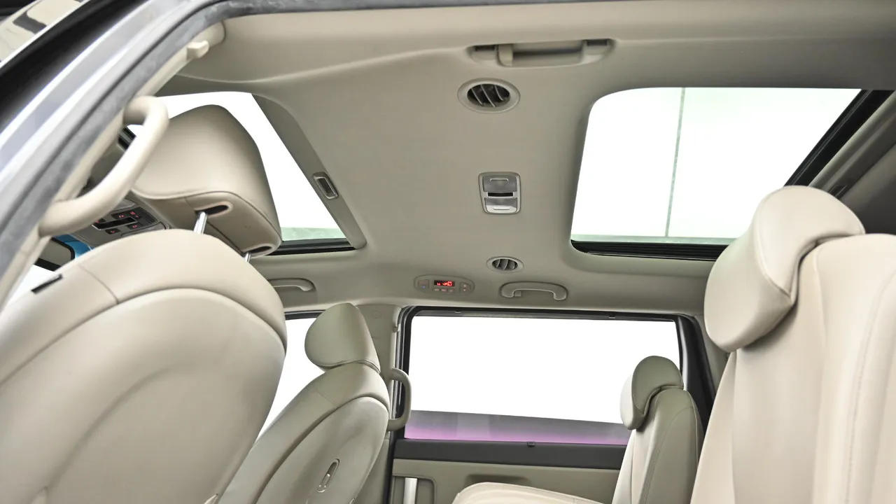 Kia Carnival — miniaturë 36
