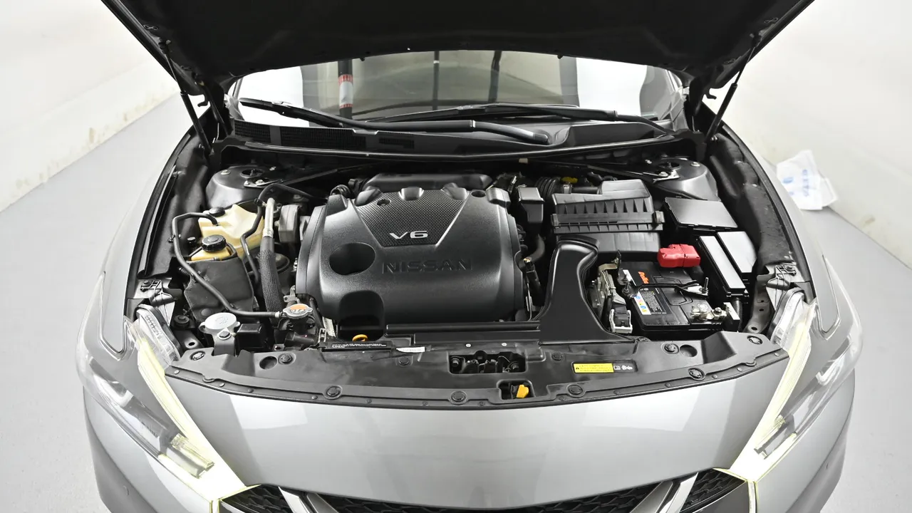 Nissan Maxima — miniaturë 6