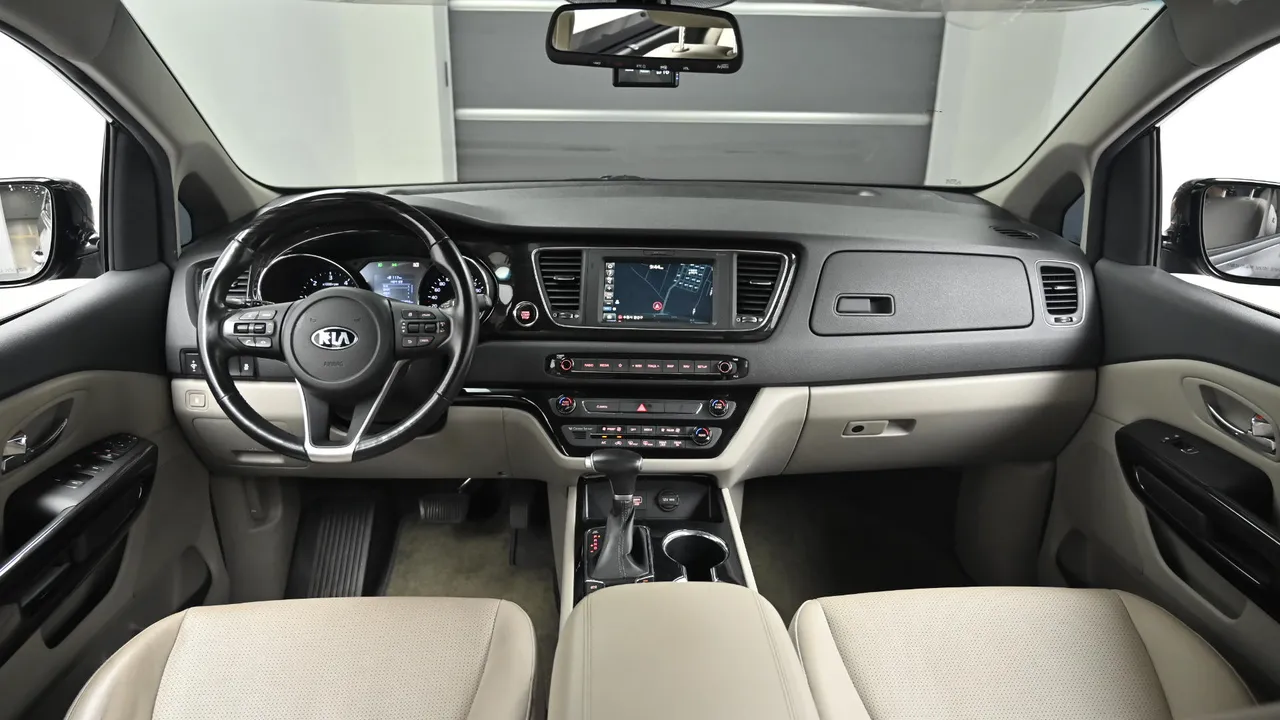 Kia Carnival — miniaturë 7