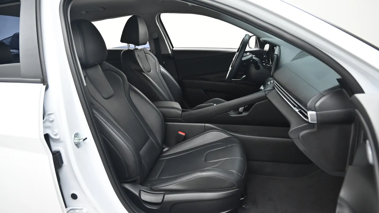 Hyundai Avante — miniaturë 10