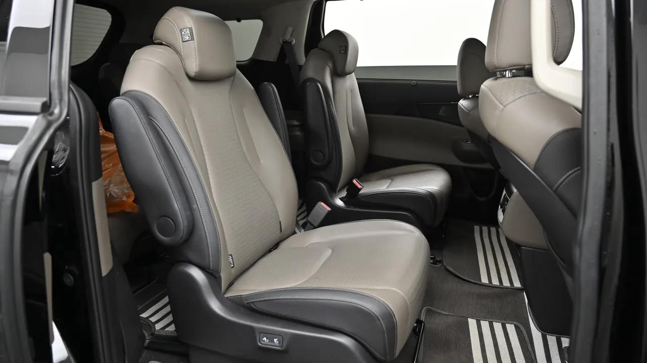 Kia Carnival — miniaturë 12