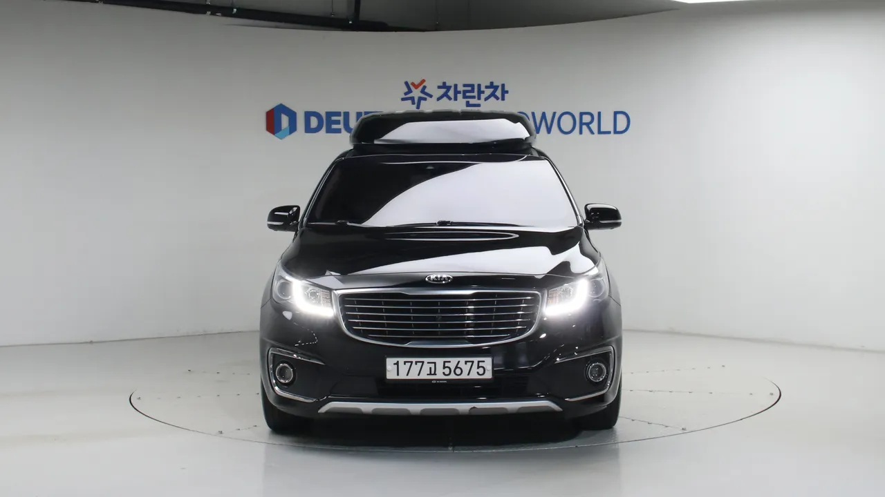 Kia Carnival — miniaturë 3