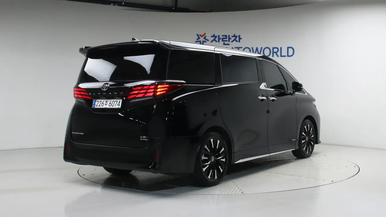 Toyota Alphard — miniaturë 2