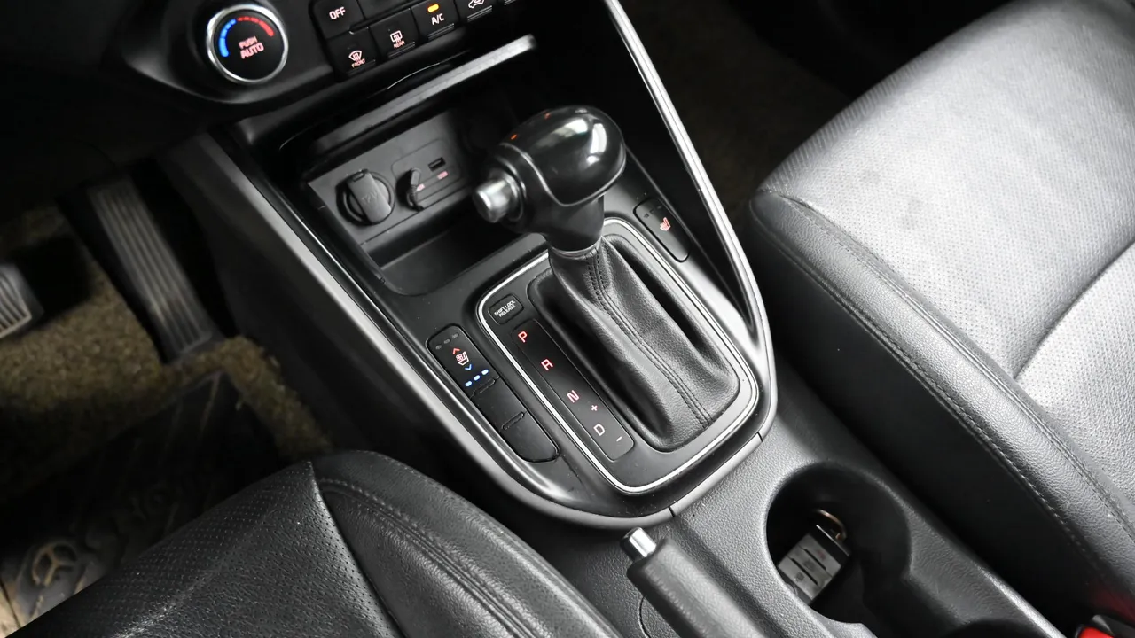 Kia Carens — miniaturë 9