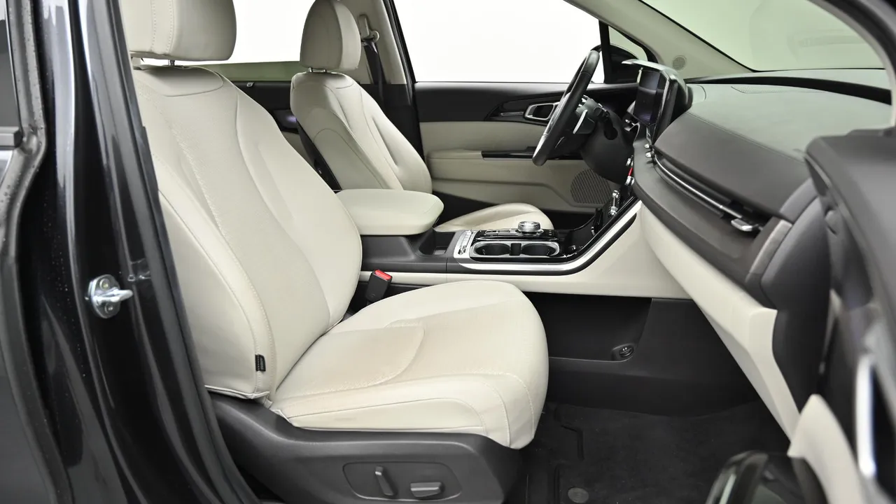Kia Carnival — miniaturë 10