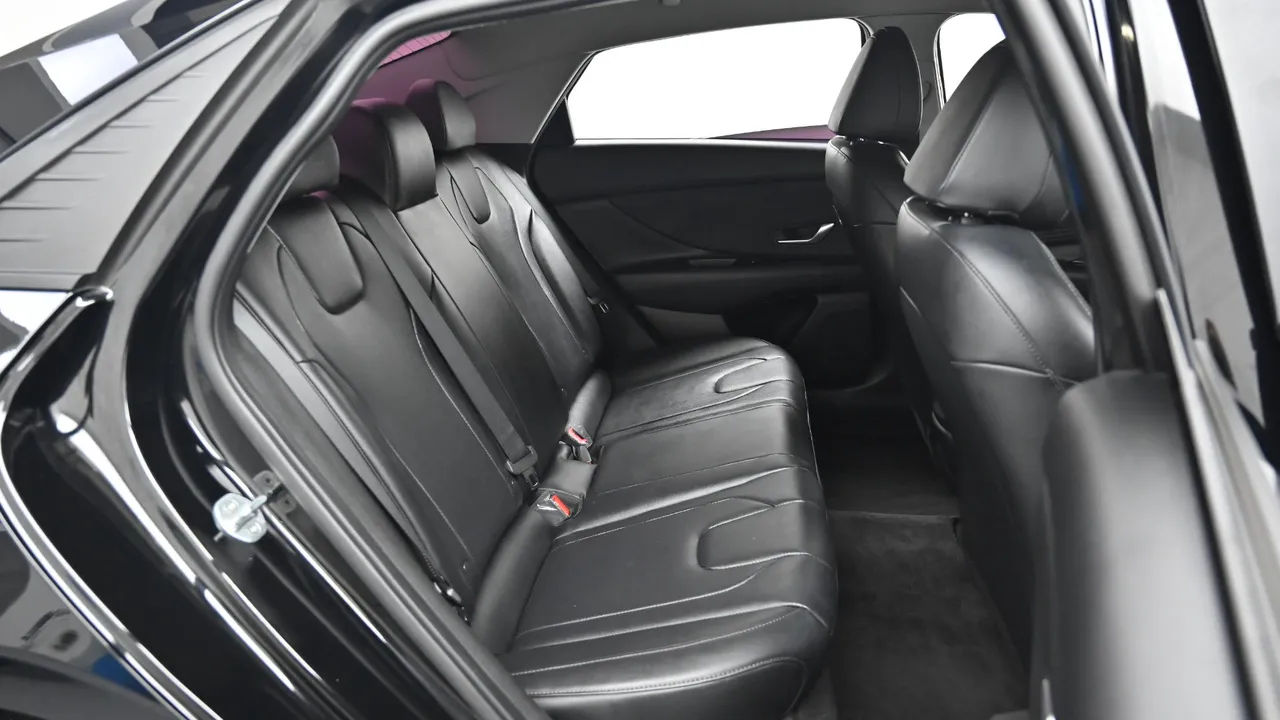 Hyundai Avante — miniaturë 12