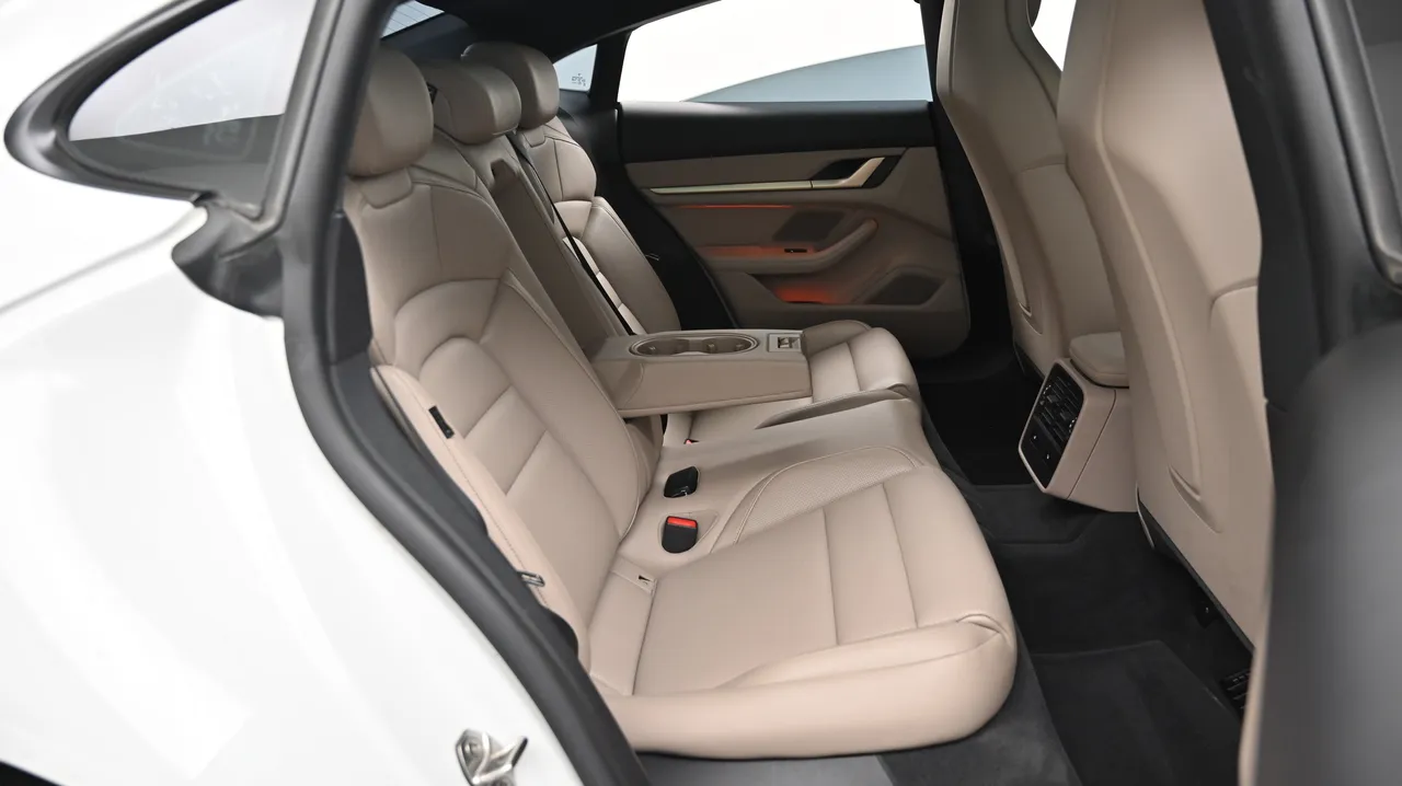 Porsche Taycan — miniaturë 12