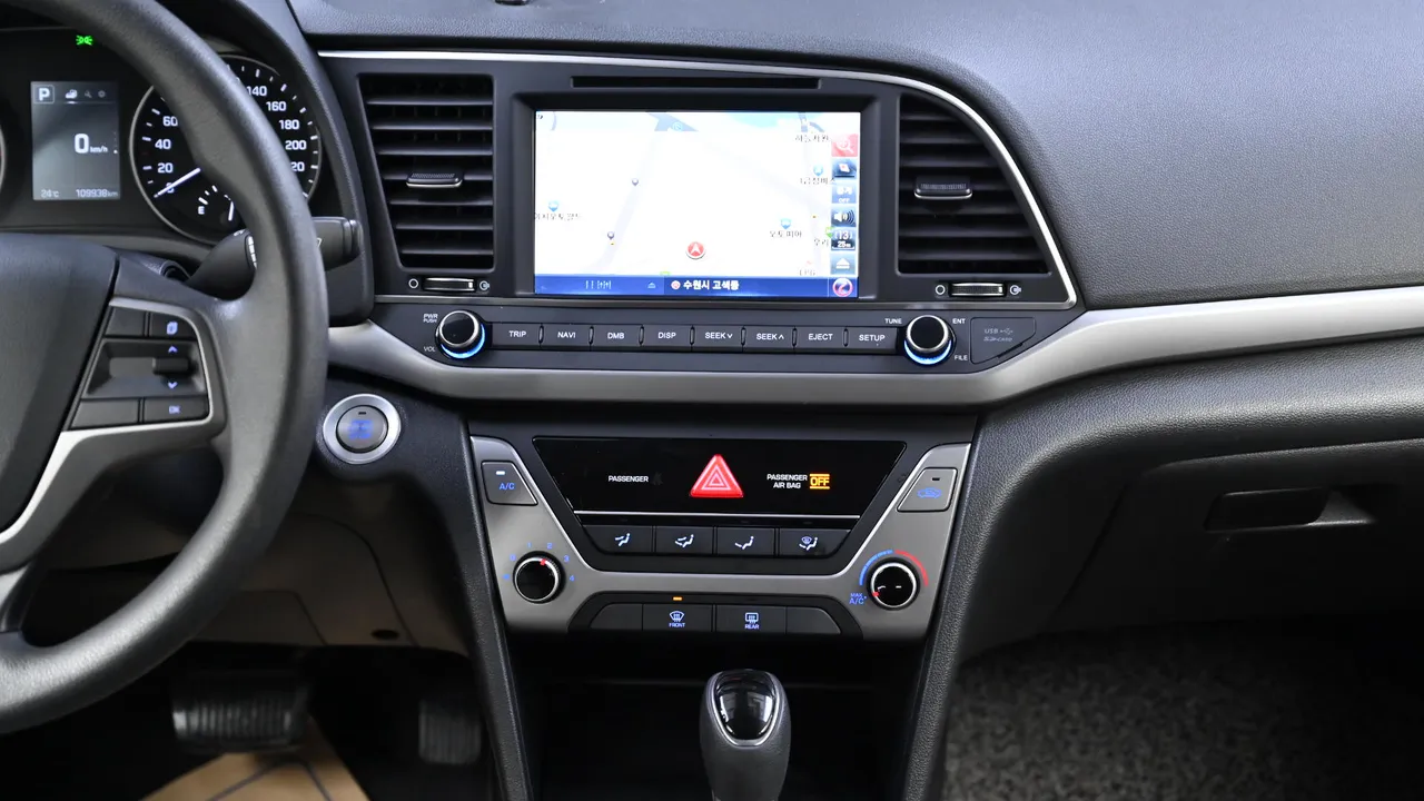 Hyundai Avante — miniaturë 14