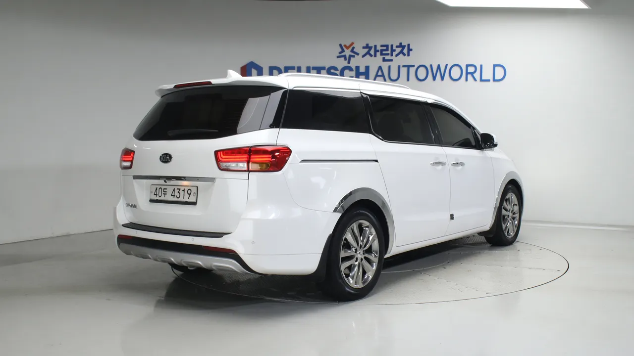 Kia Carnival — miniaturë 2