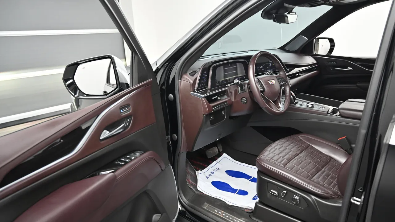 Cadillac Escalade — miniaturë 11