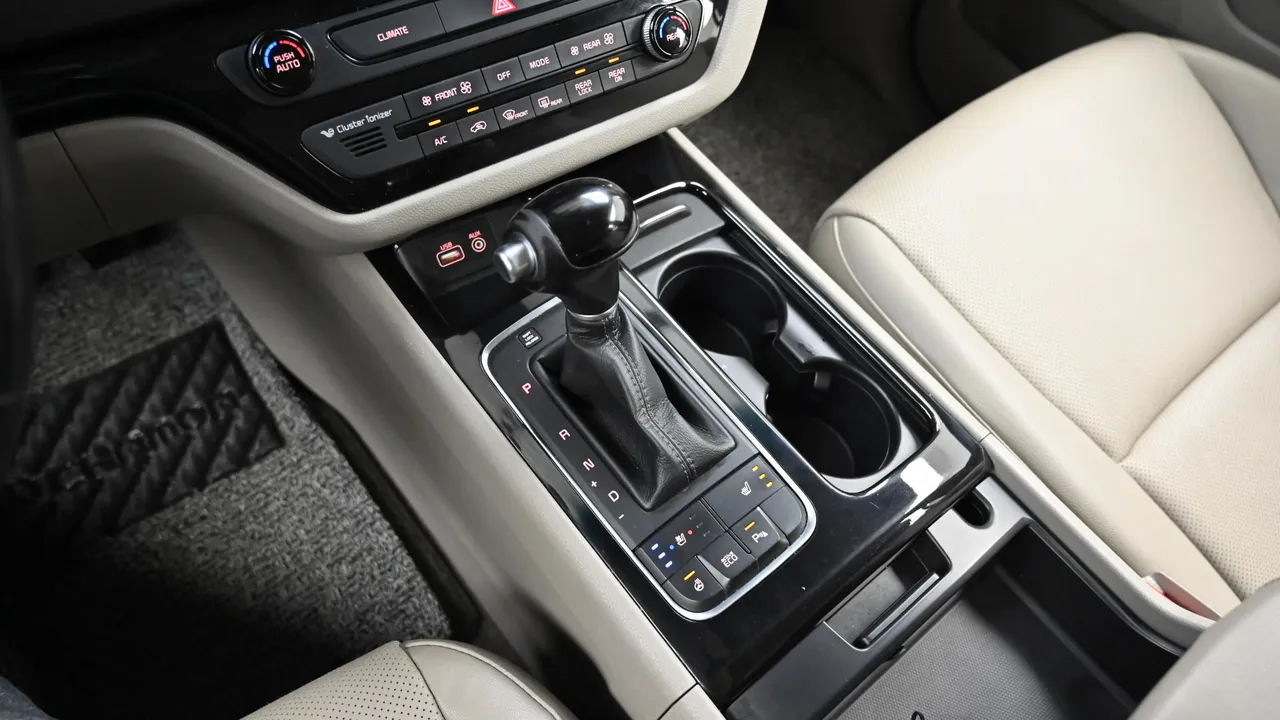 Kia Carnival — miniaturë 25
