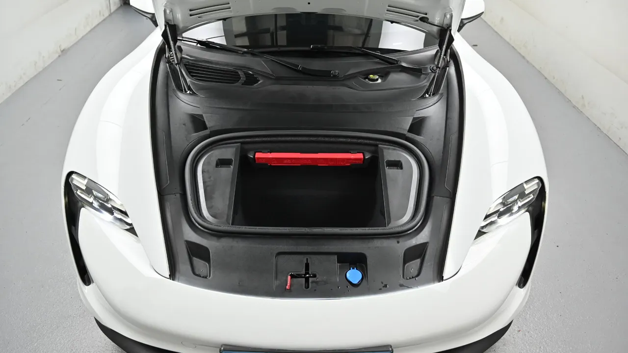 Porsche Taycan — miniaturë 6