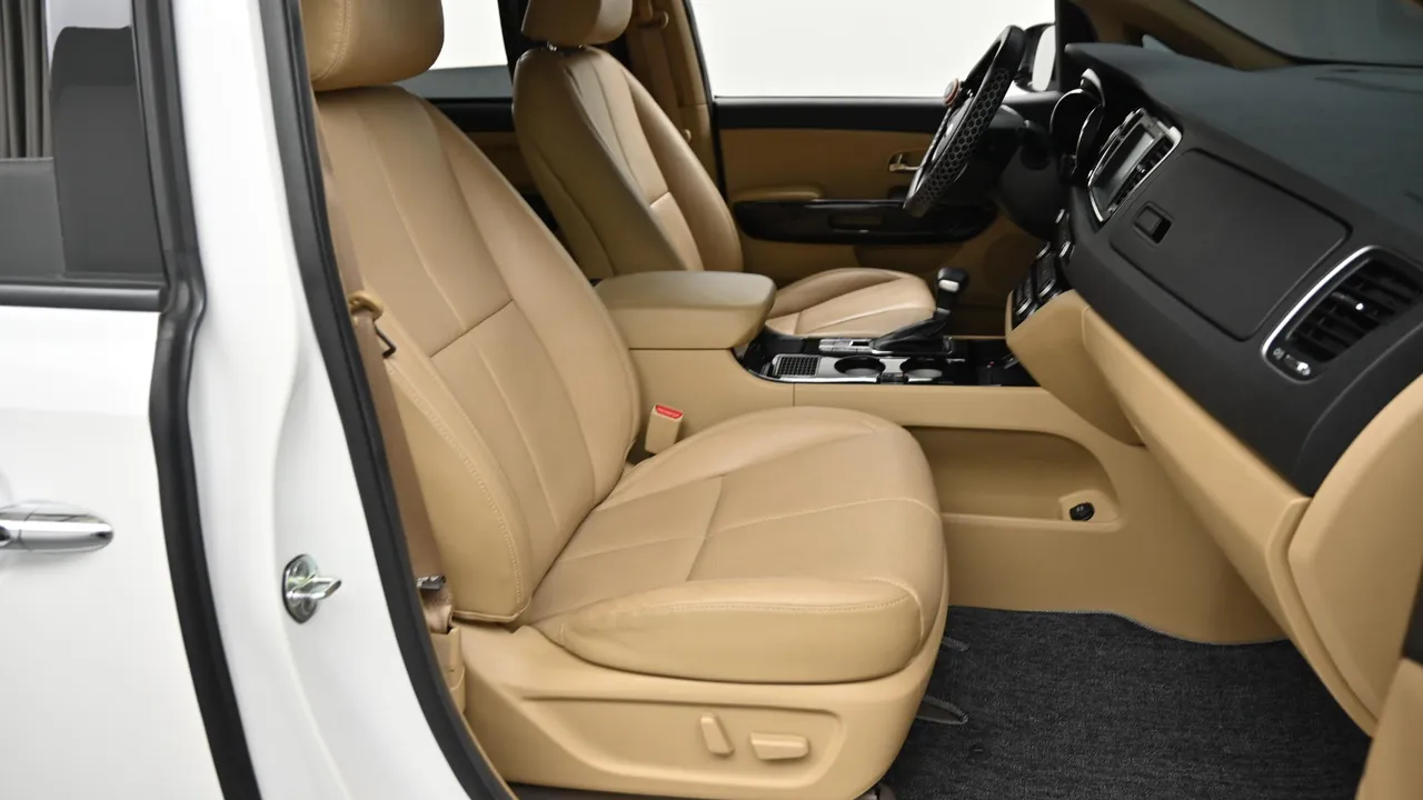 Kia Carnival — miniaturë 10