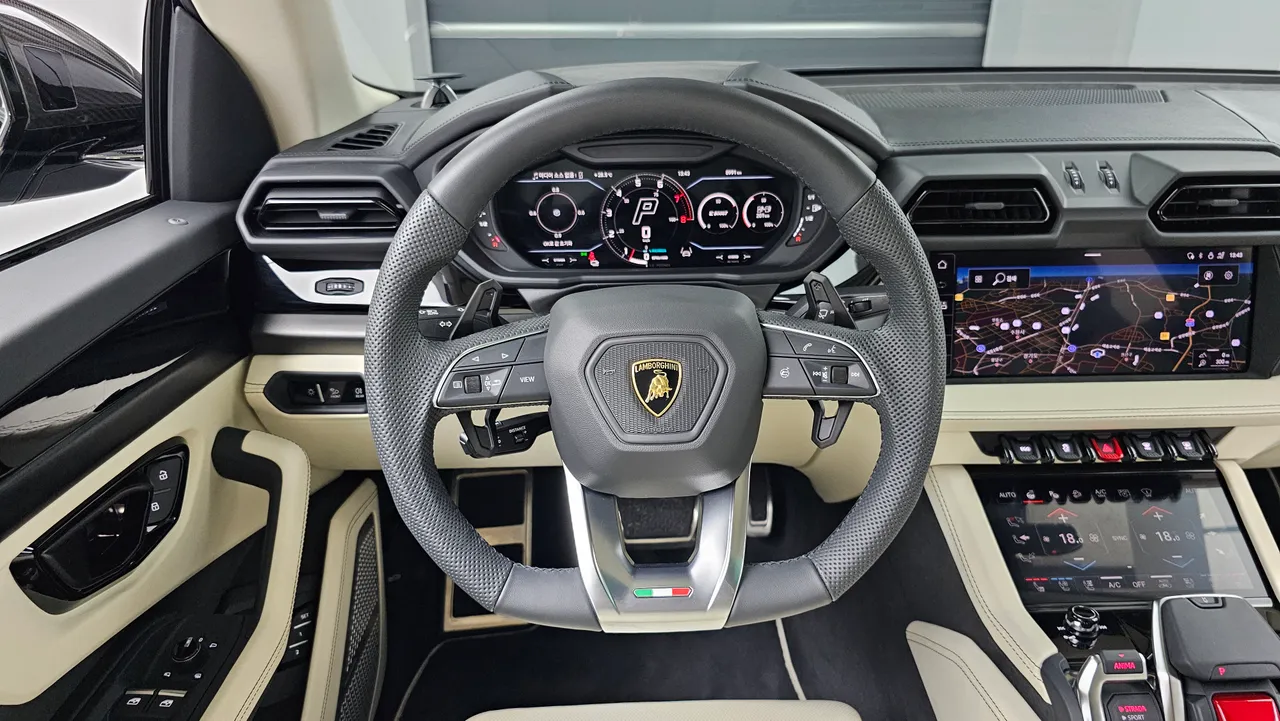 Lamborghini Urus — miniaturë 13