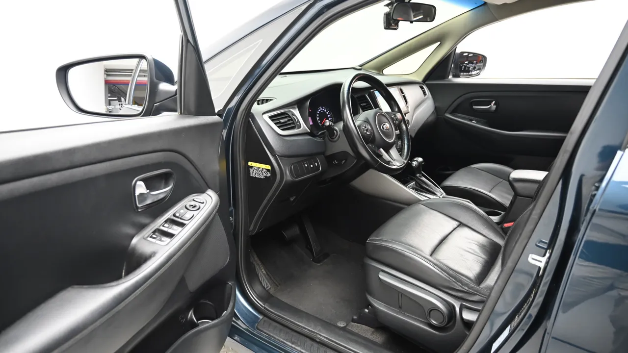 Kia Carens — miniaturë 11