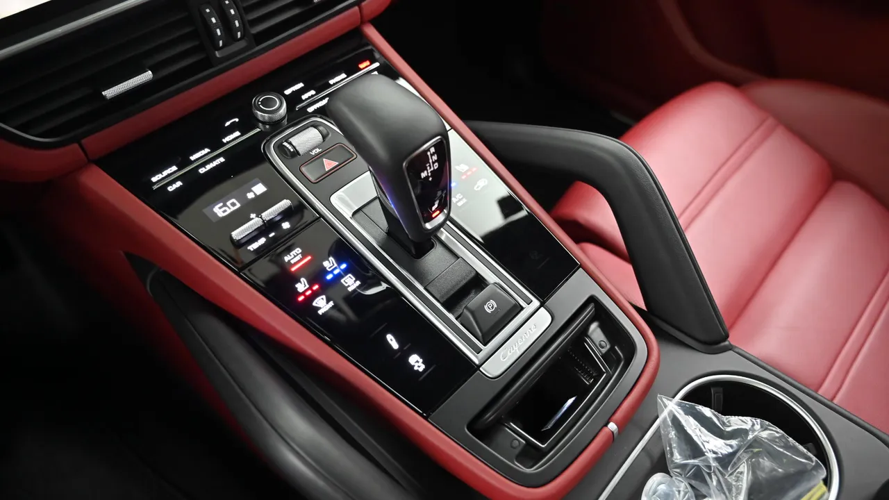 Porsche Cayenne — miniaturë 9