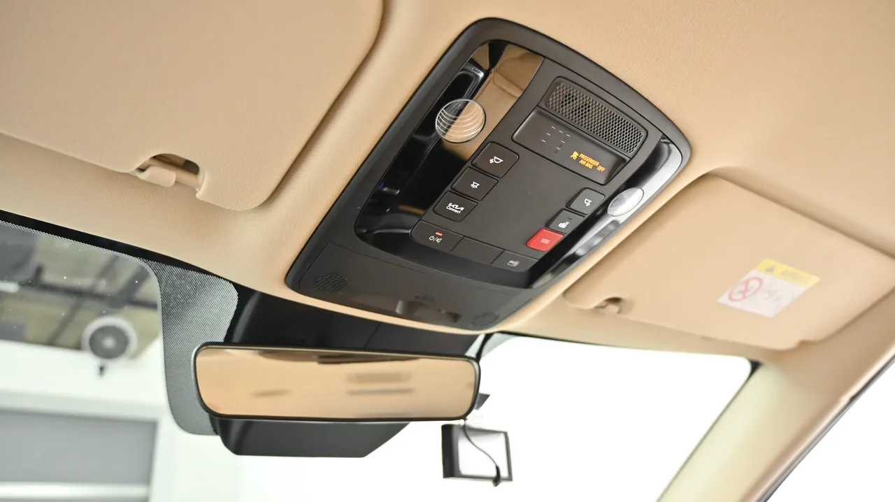 Kia Carnival — miniaturë 18