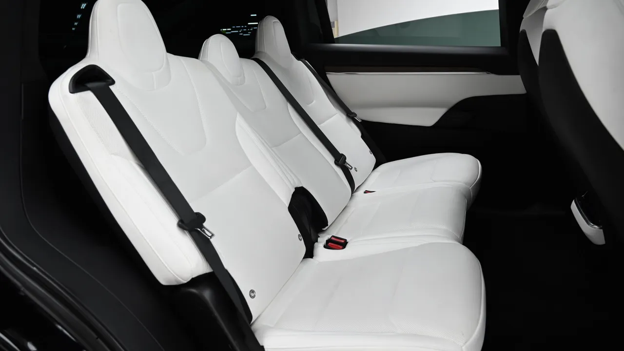 Tesla Model X — miniaturë 21
