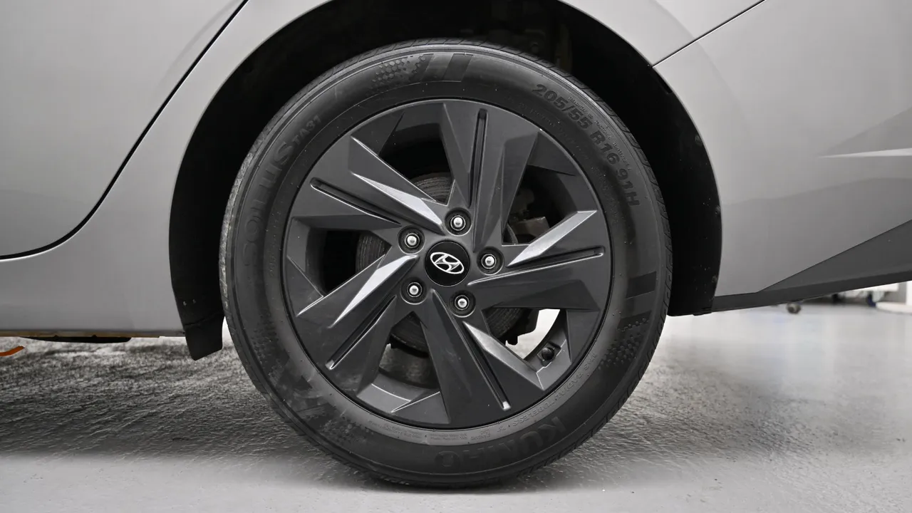 Hyundai Avante — miniaturë 5