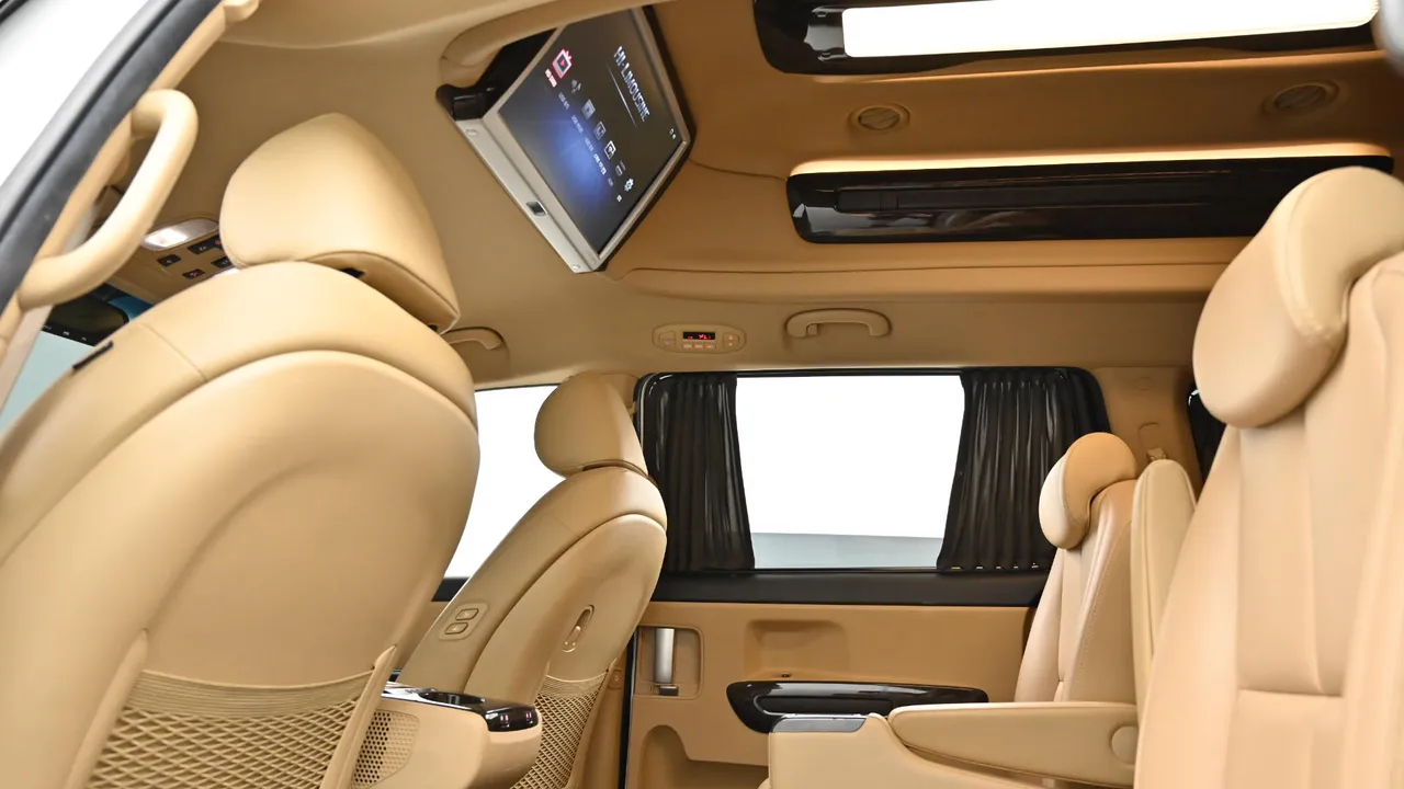 Kia Carnival — miniaturë 18