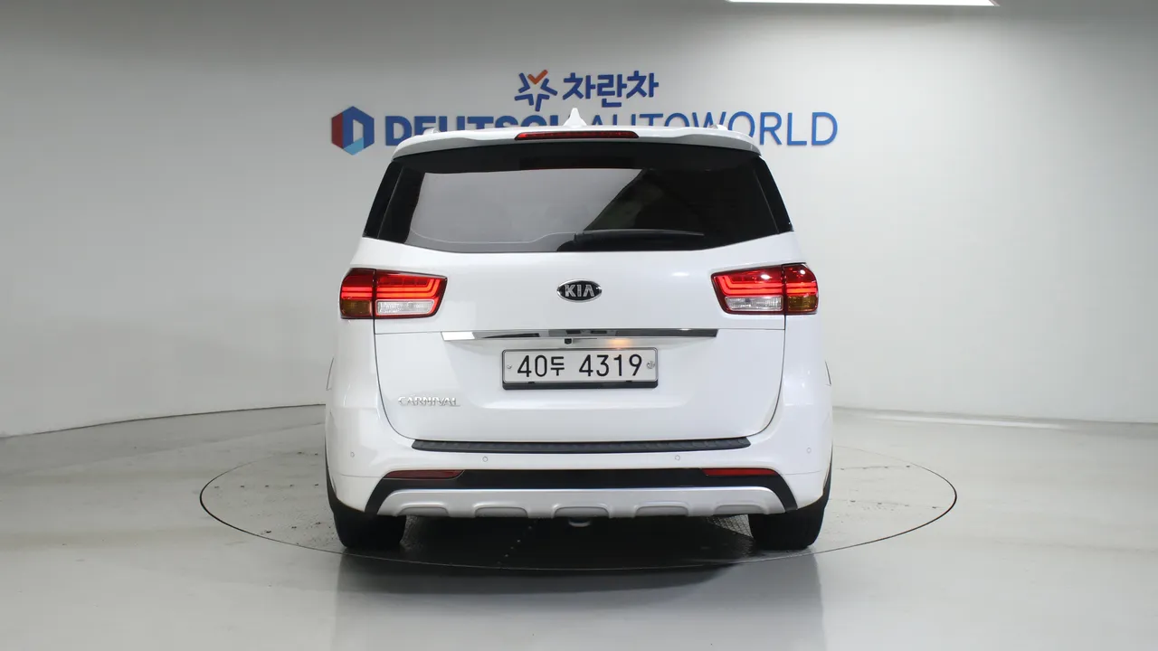 Kia Carnival — miniaturë 4