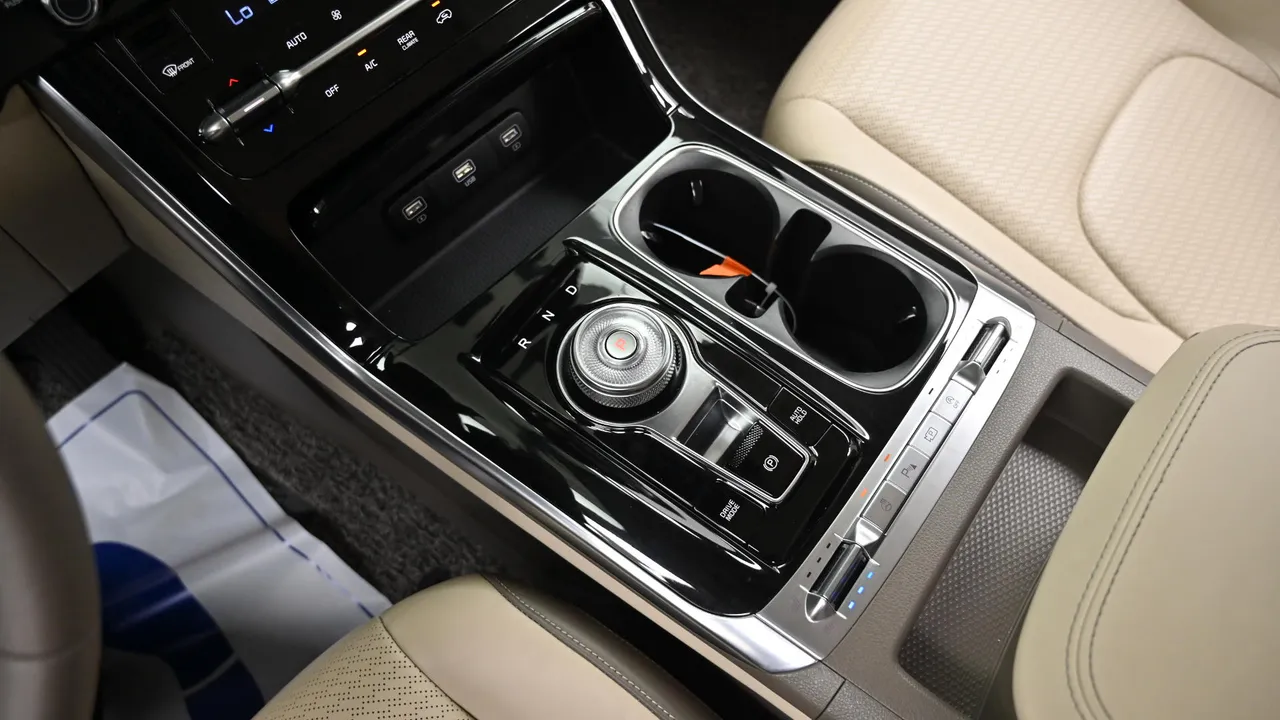 Kia Carnival — miniaturë 9
