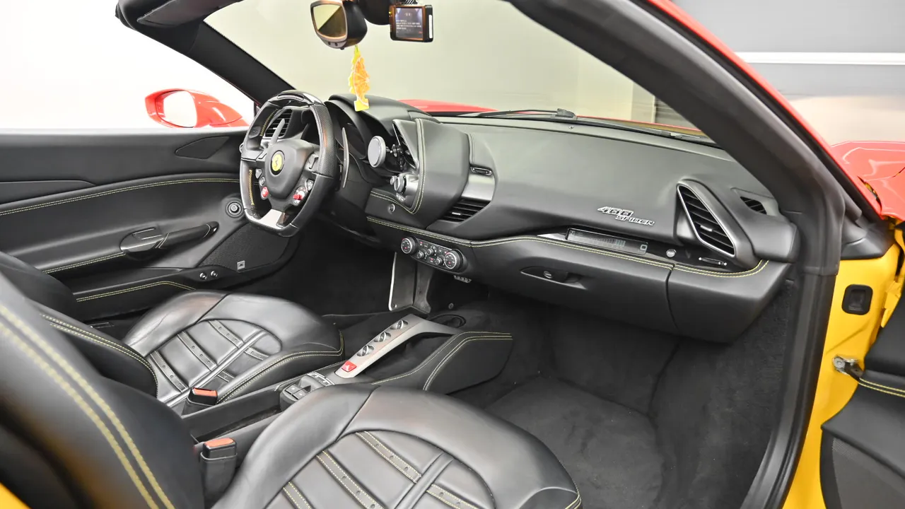 Ferrari 488 — miniaturë 7