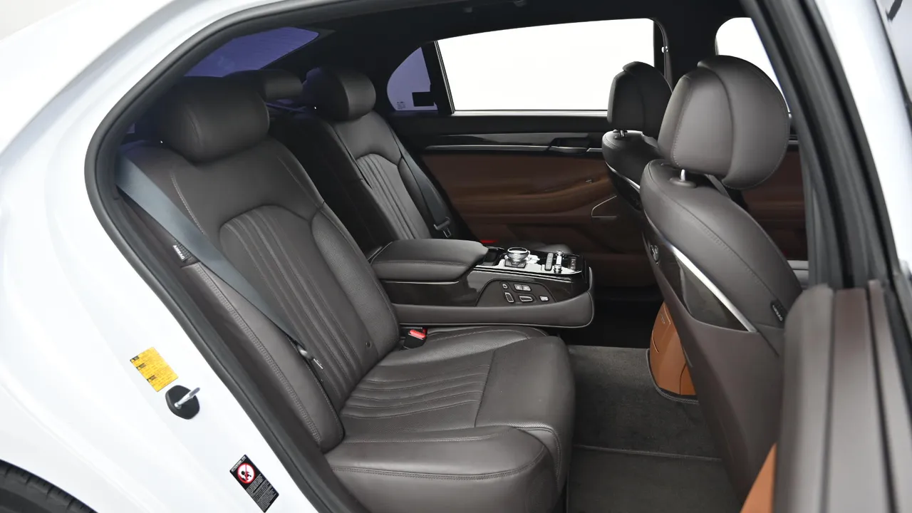 Genesis G90 — miniaturë 12