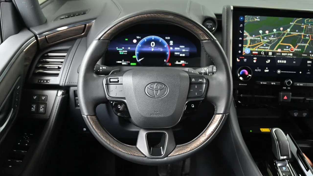 Toyota Alphard — miniaturë 13