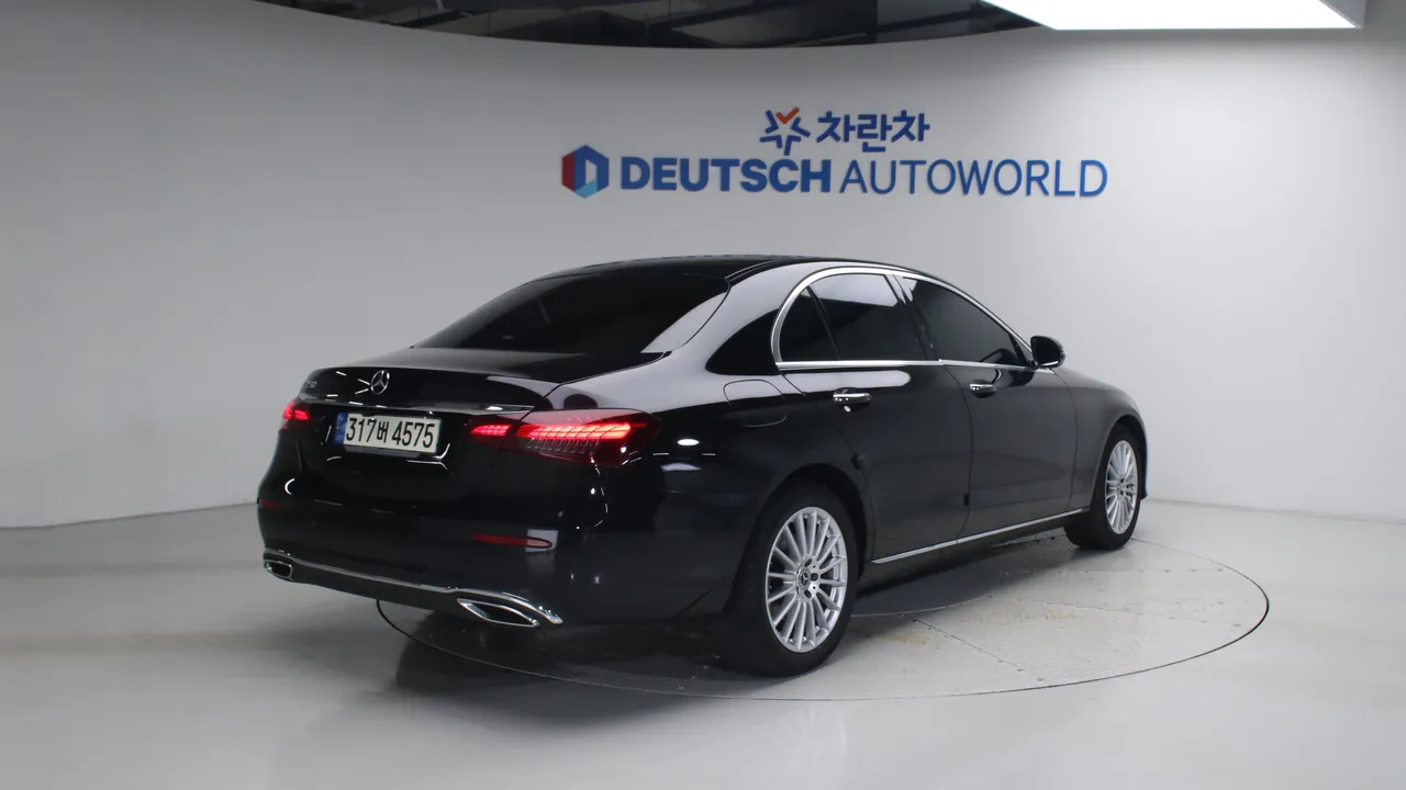 Mercedes-Benz E-klasse — miniaturë 2