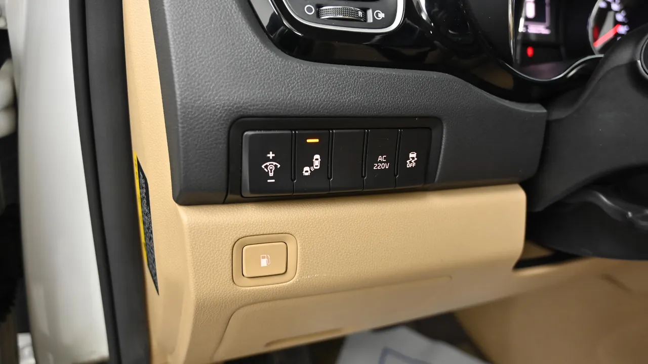 Kia Carnival — miniaturë 17