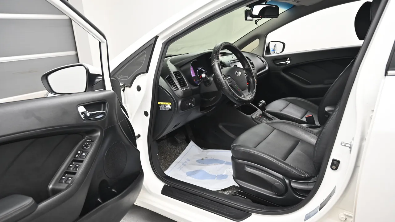 Kia K3 — miniaturë 11