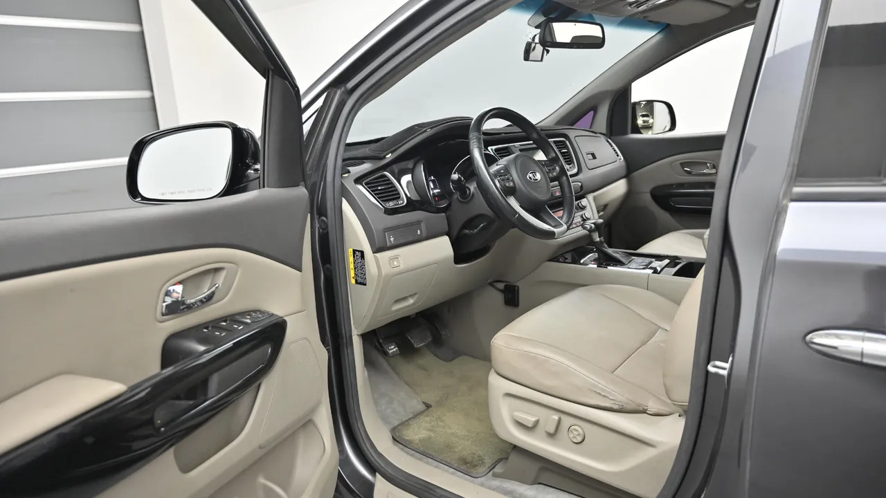 Kia Carnival — miniaturë 29