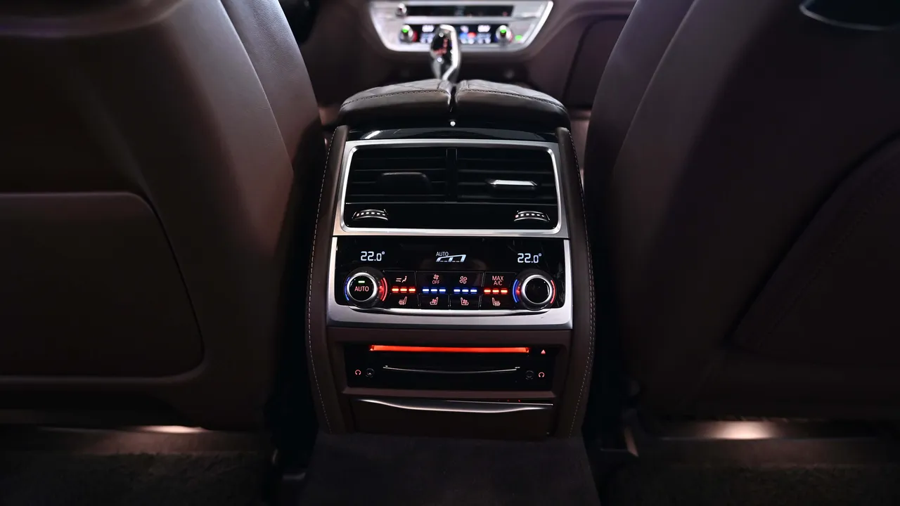 BMW 7er — miniaturë 17