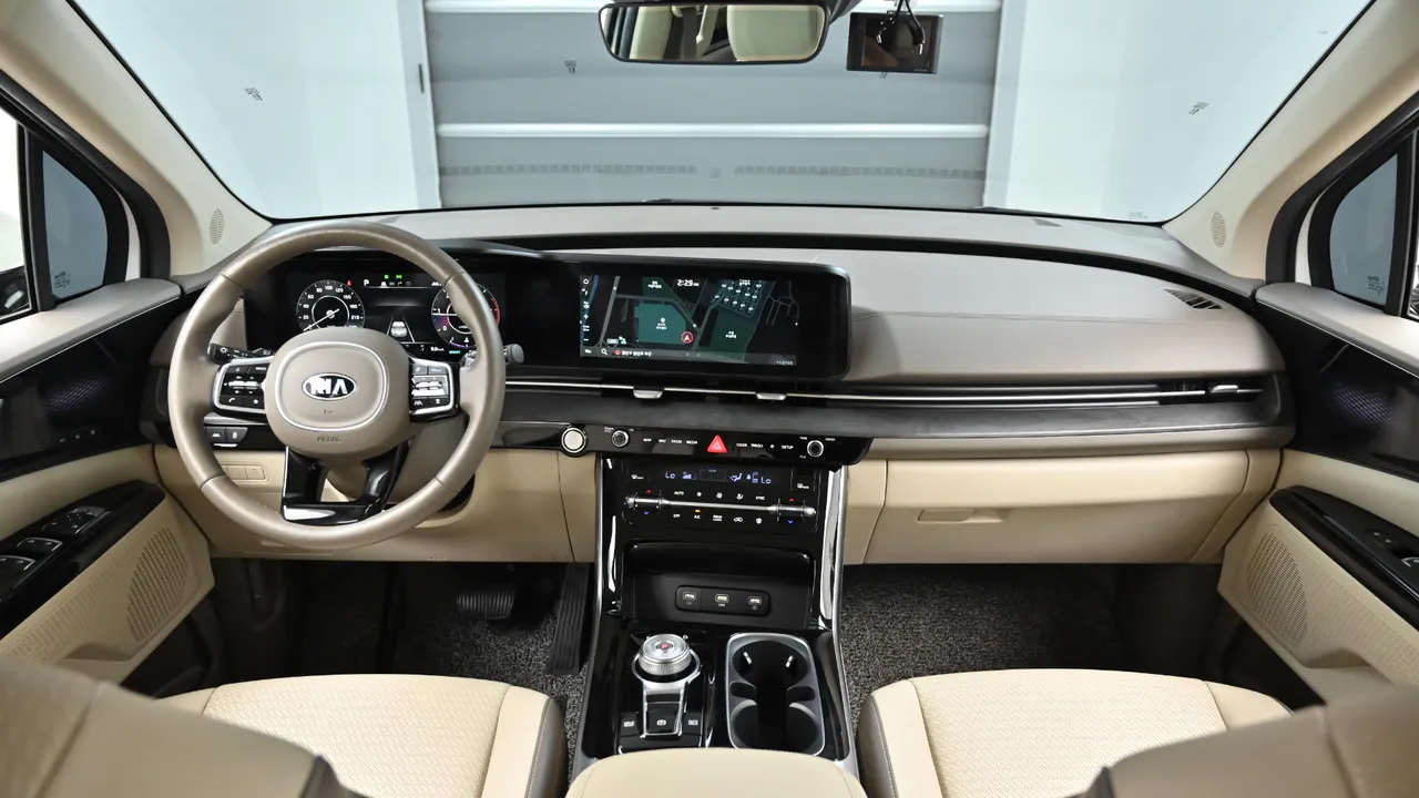 Kia Carnival — miniaturë 7