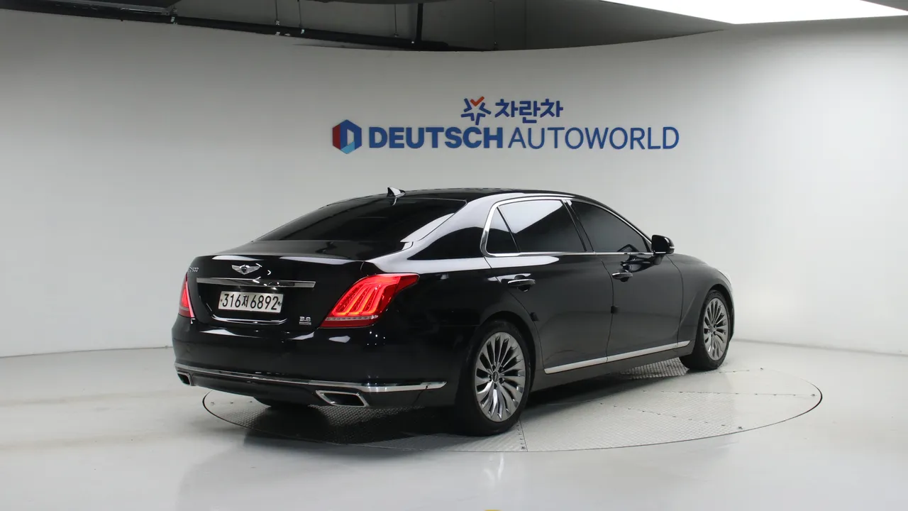 Genesis G90 — miniaturë 2