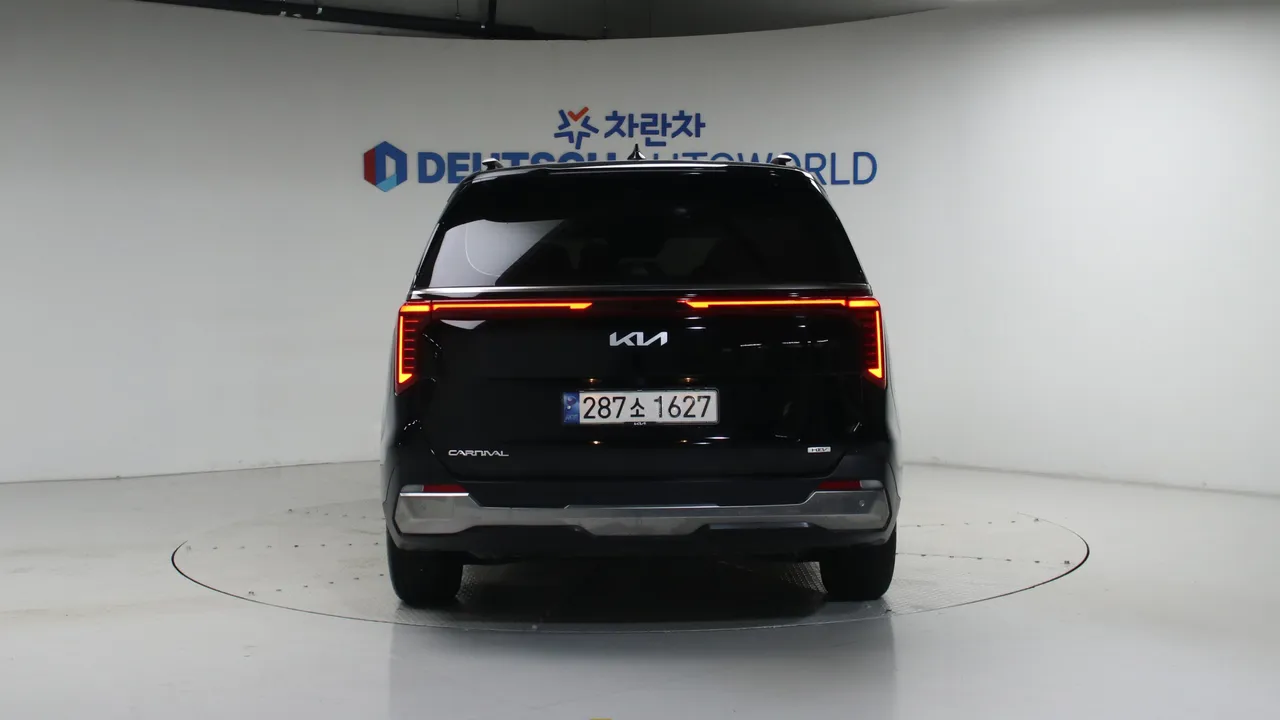 Kia Carnival — miniaturë 4