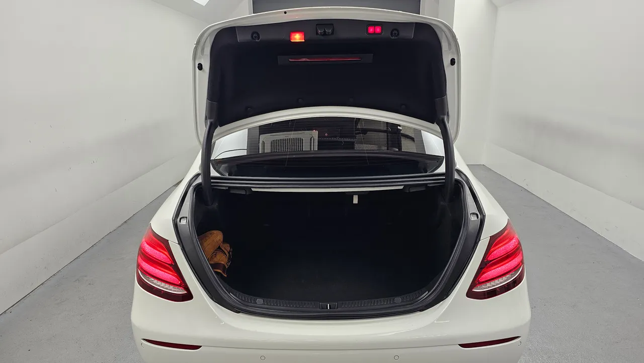 Mercedes-Benz E-klasse — miniaturë 19