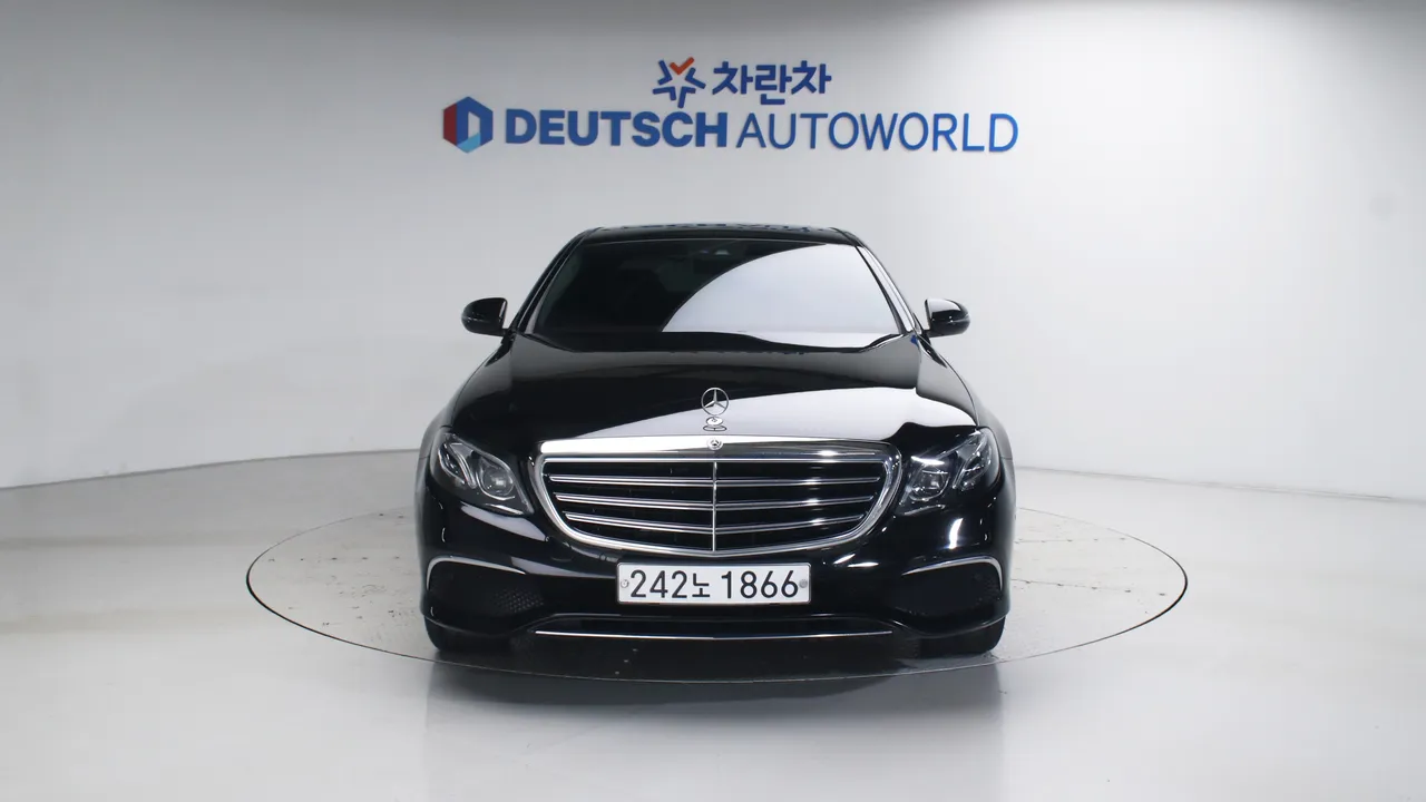 Mercedes-Benz E-klasse — miniaturë 3