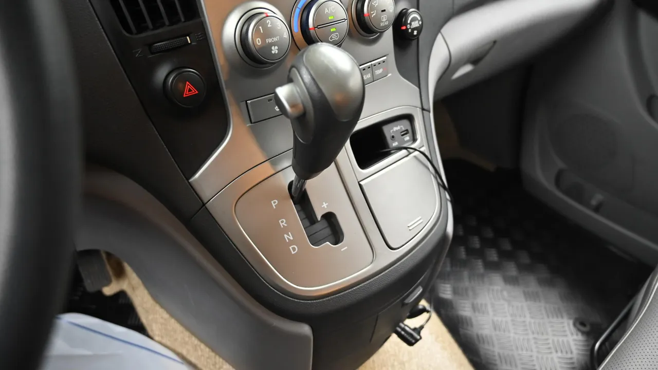Hyundai Starex — miniaturë 9