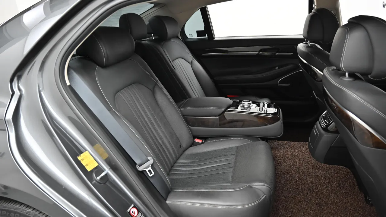 Genesis G90 — miniaturë 12