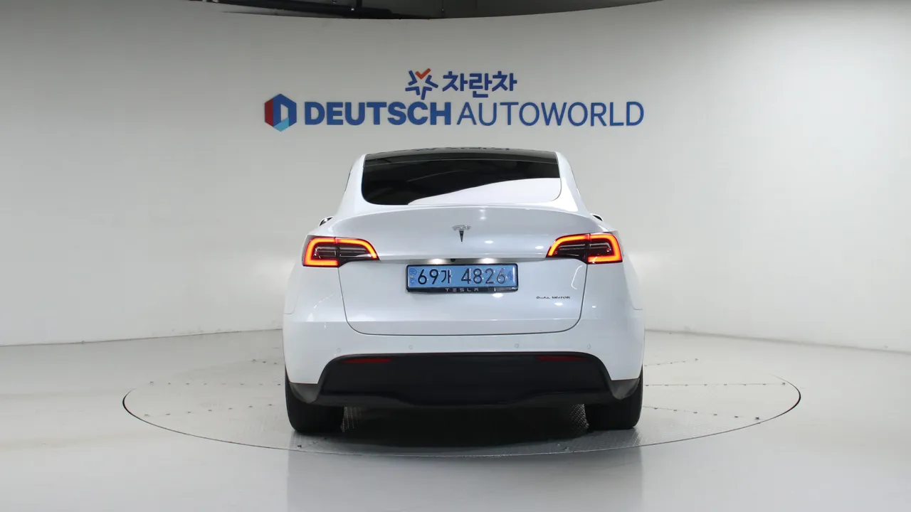 Tesla Model Y — miniaturë 4