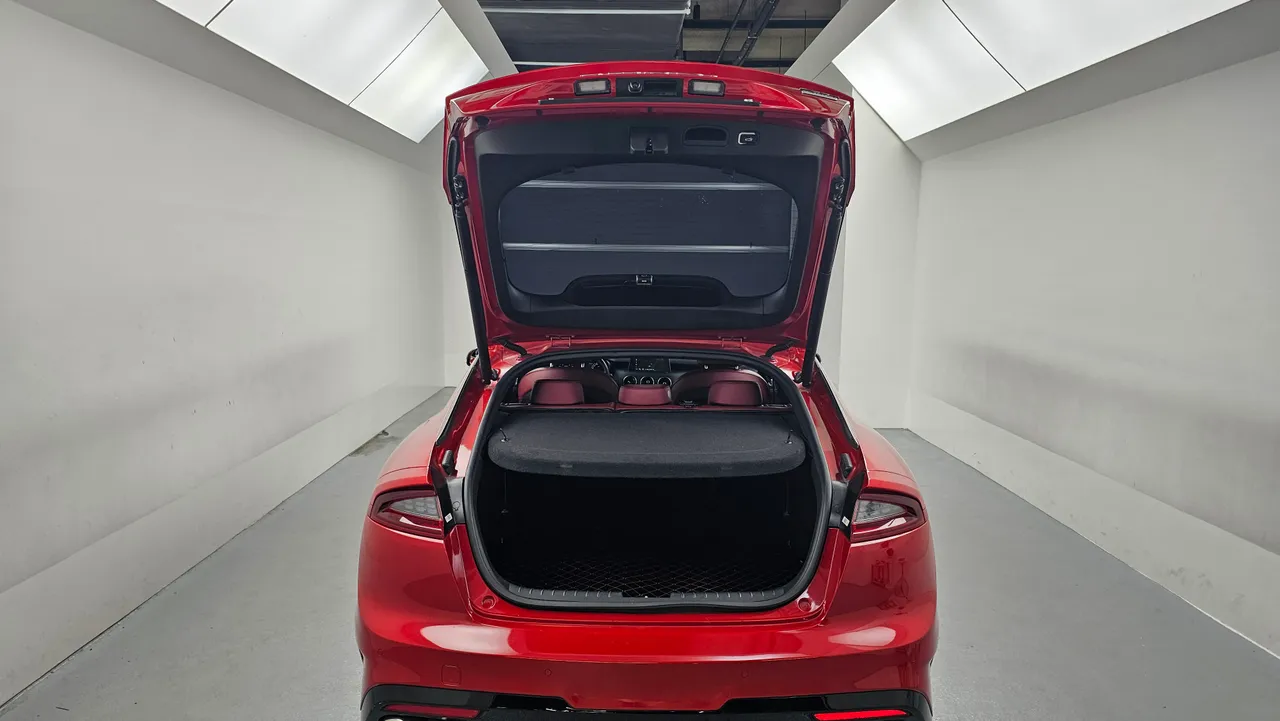 Kia Stinger — miniaturë 46