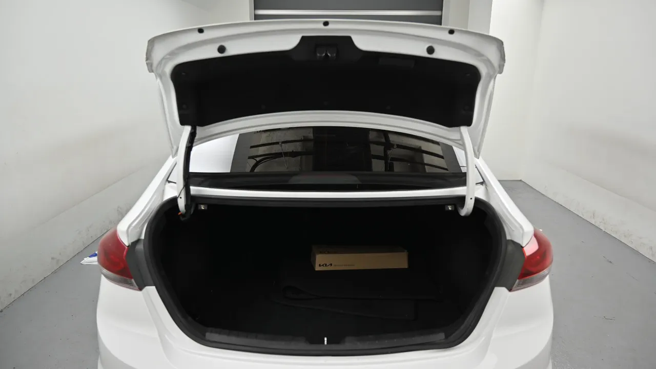 Hyundai Avante — miniaturë 19